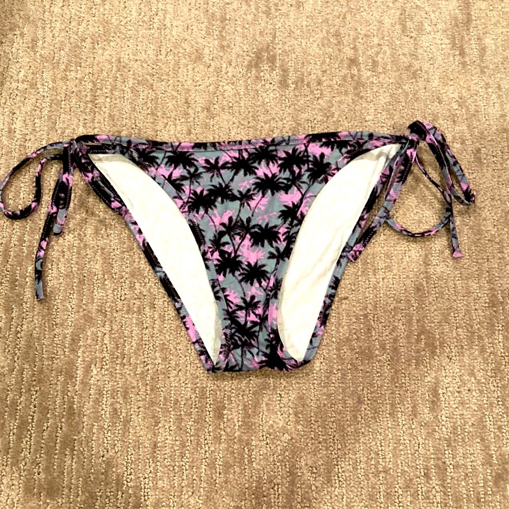 Uniqlo palm tree pattern string bikini bottom, Sz L